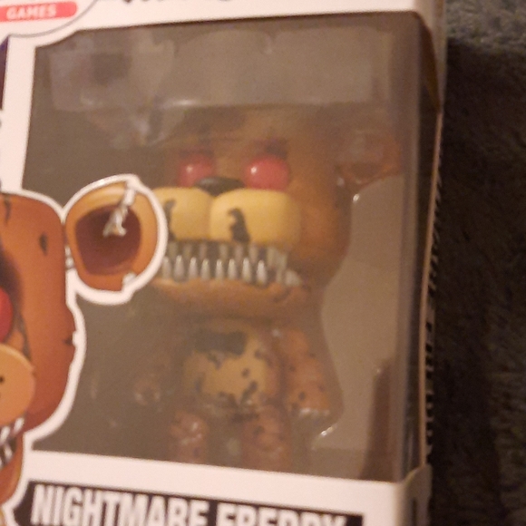 pop figure - Picture 2 of 2